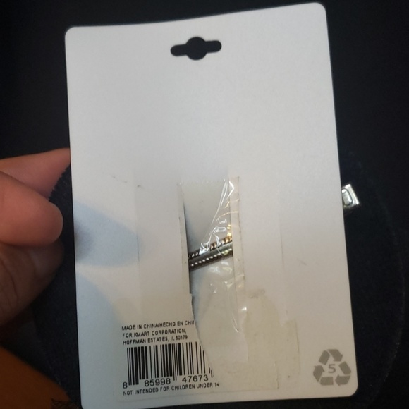 Joe Boxer Hat Hair Clip - Picture 3 of 4